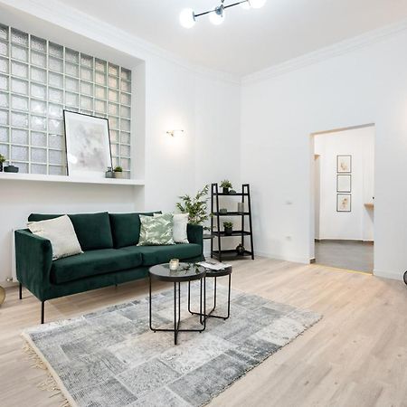 Four Bedroom Apartment, Old Town Bukareszt Zewnętrze zdjęcie