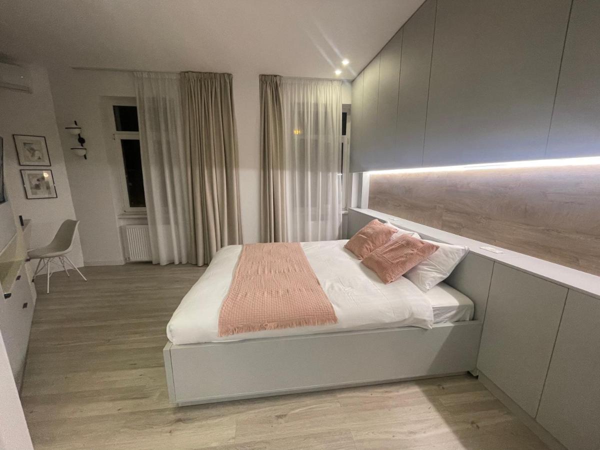 Four Bedroom Apartment, Old Town Bukareszt Zewnętrze zdjęcie