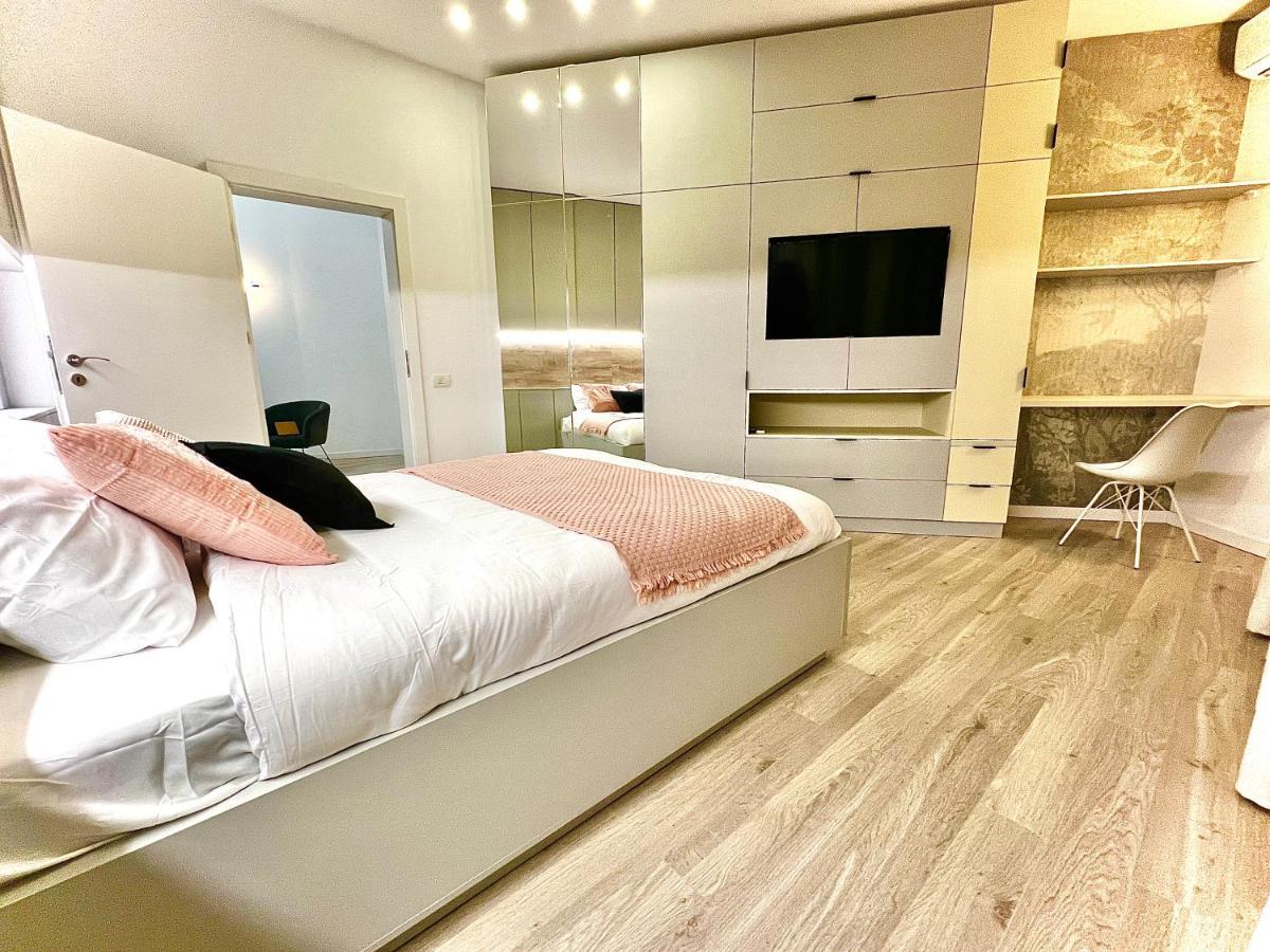 Four Bedroom Apartment, Old Town Bukareszt Zewnętrze zdjęcie