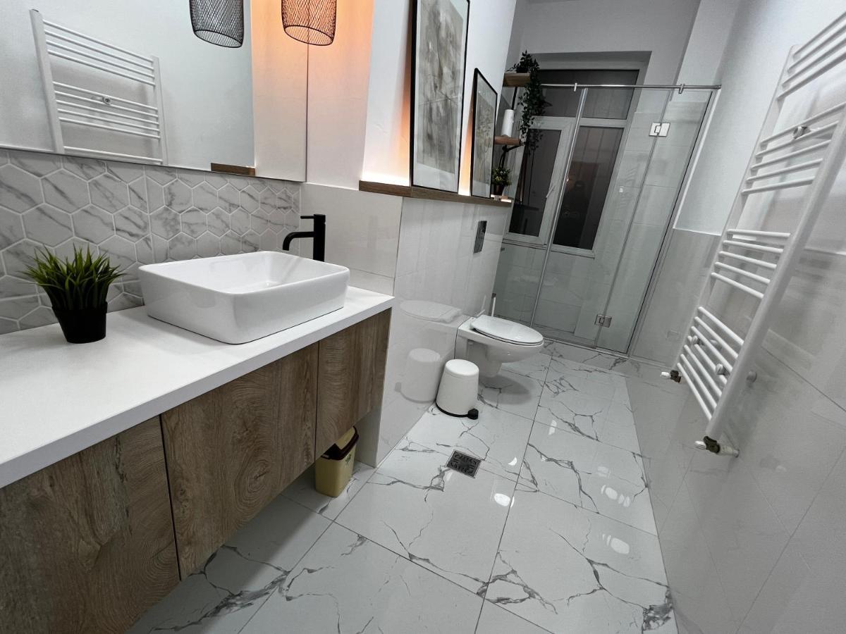 Four Bedroom Apartment, Old Town Bukareszt Zewnętrze zdjęcie