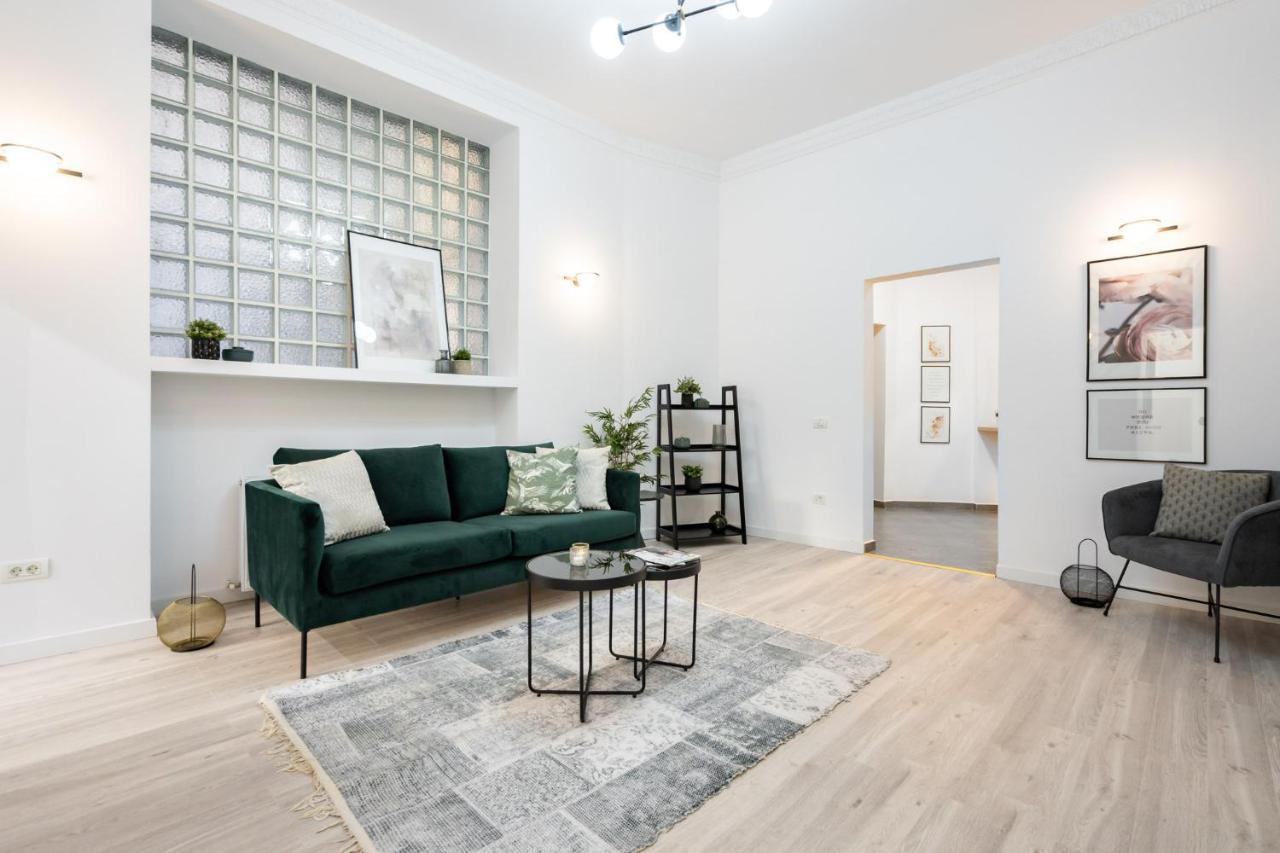 Four Bedroom Apartment, Old Town Bukareszt Zewnętrze zdjęcie