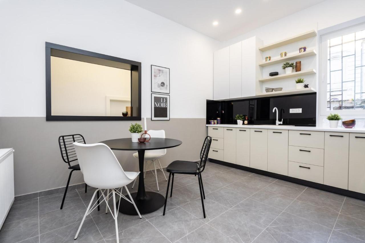 Four Bedroom Apartment, Old Town Bukareszt Zewnętrze zdjęcie