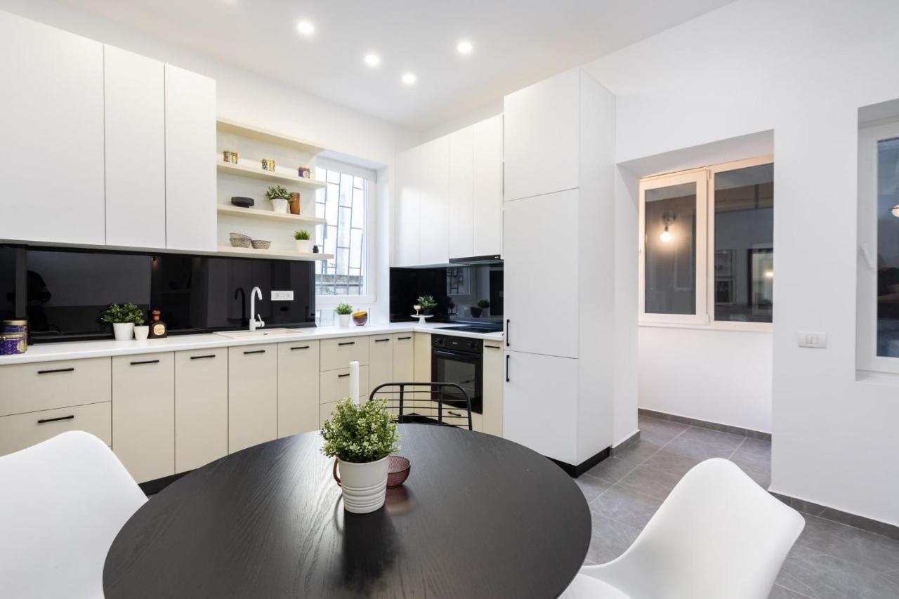 Four Bedroom Apartment, Old Town Bukareszt Zewnętrze zdjęcie